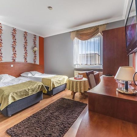 אובורינקי Hotel Doris מראה חיצוני תמונה