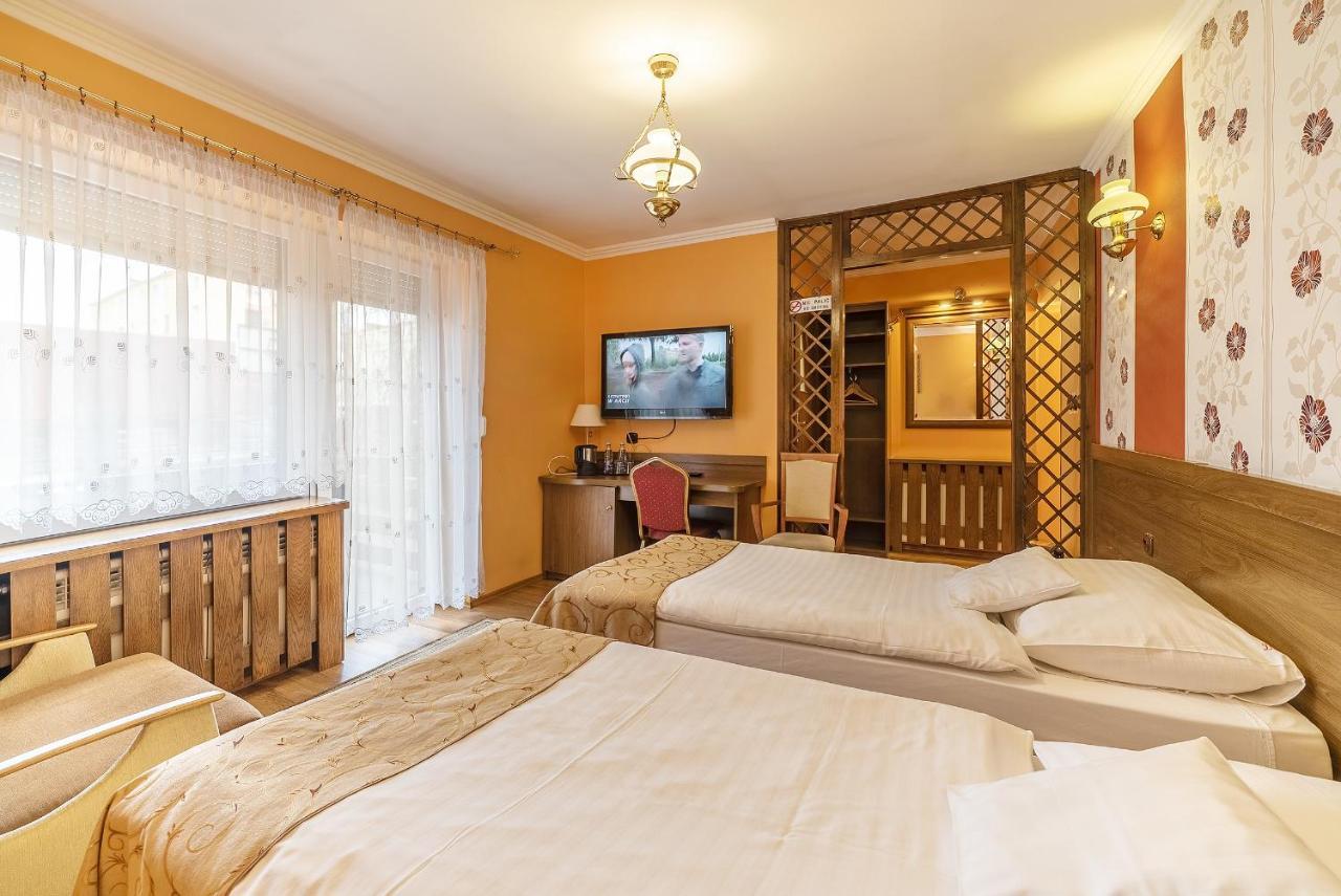 אובורינקי Hotel Doris מראה חיצוני תמונה