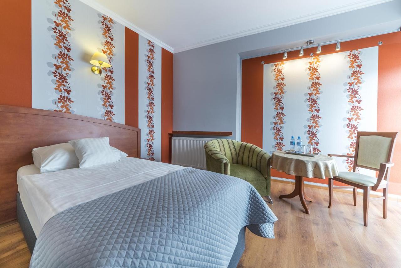 אובורינקי Hotel Doris מראה חיצוני תמונה