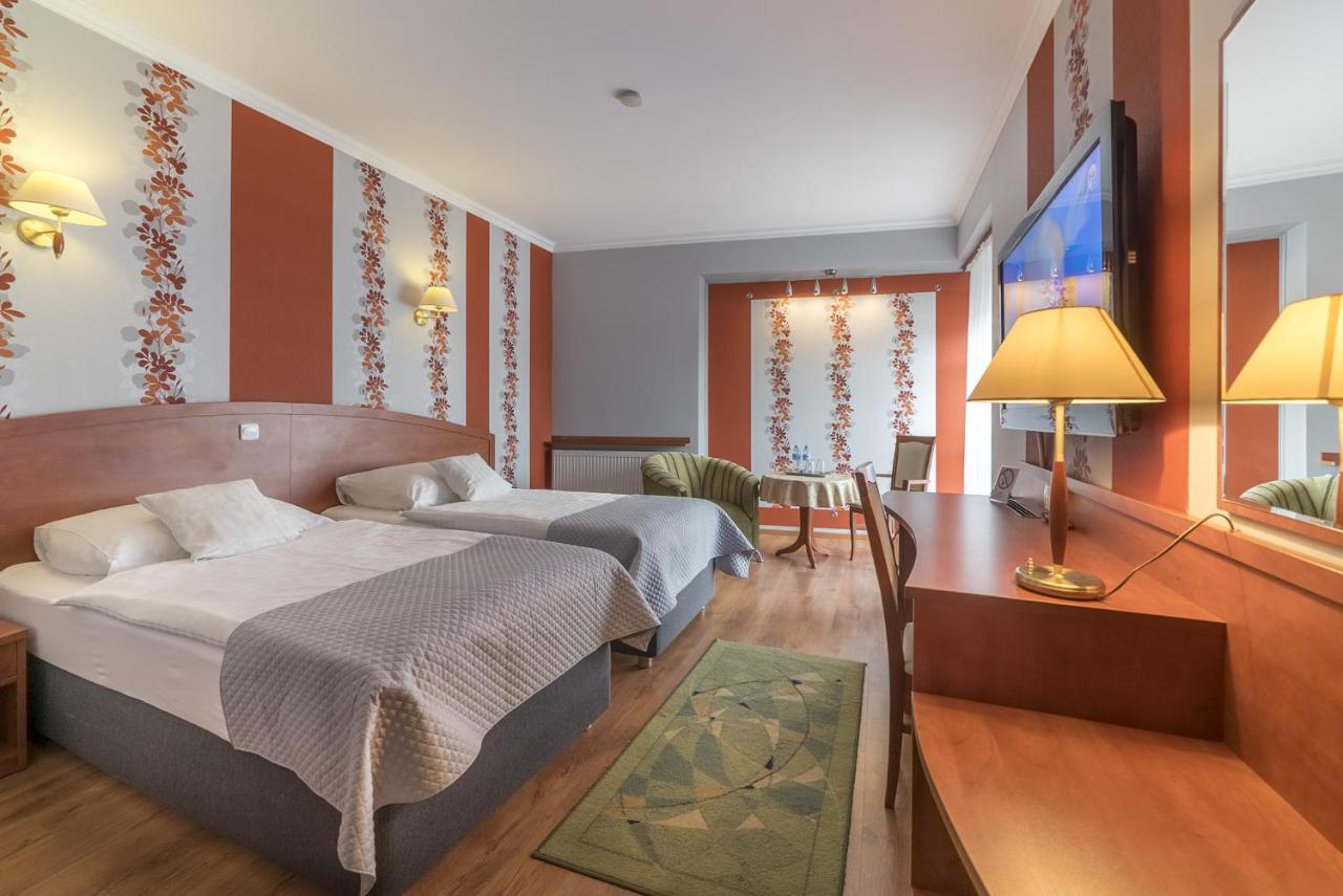 אובורינקי Hotel Doris מראה חיצוני תמונה