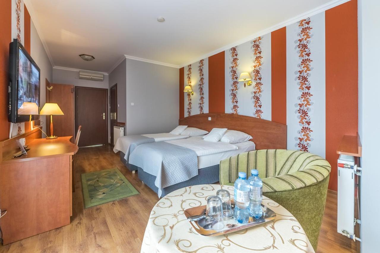 אובורינקי Hotel Doris מראה חיצוני תמונה