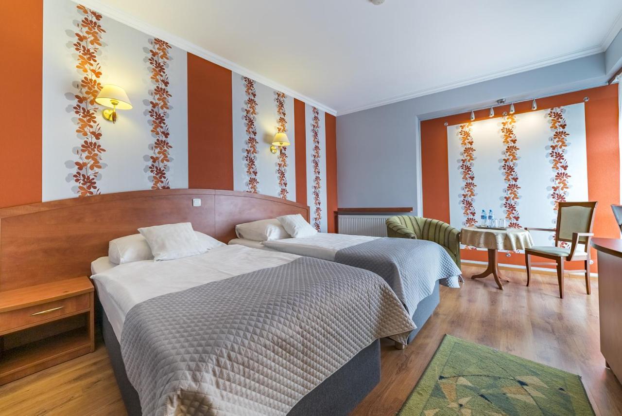 אובורינקי Hotel Doris מראה חיצוני תמונה