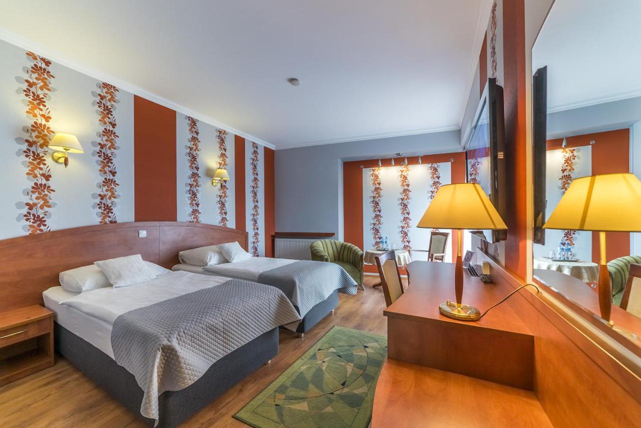 אובורינקי Hotel Doris מראה חיצוני תמונה