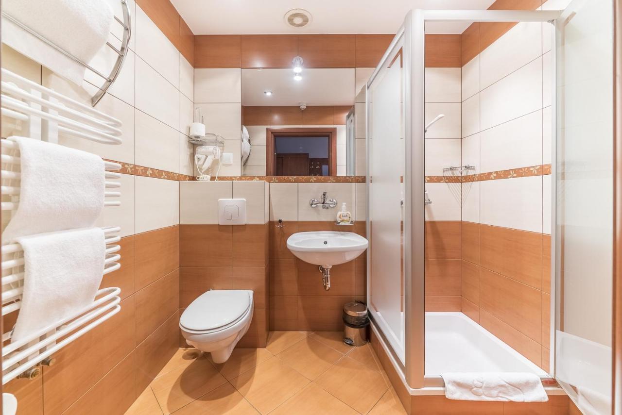 אובורינקי Hotel Doris מראה חיצוני תמונה