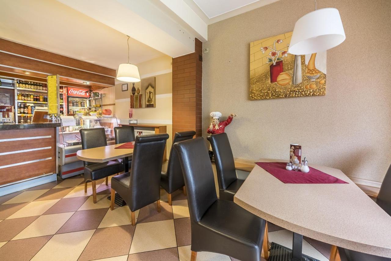 אובורינקי Hotel Doris מראה חיצוני תמונה