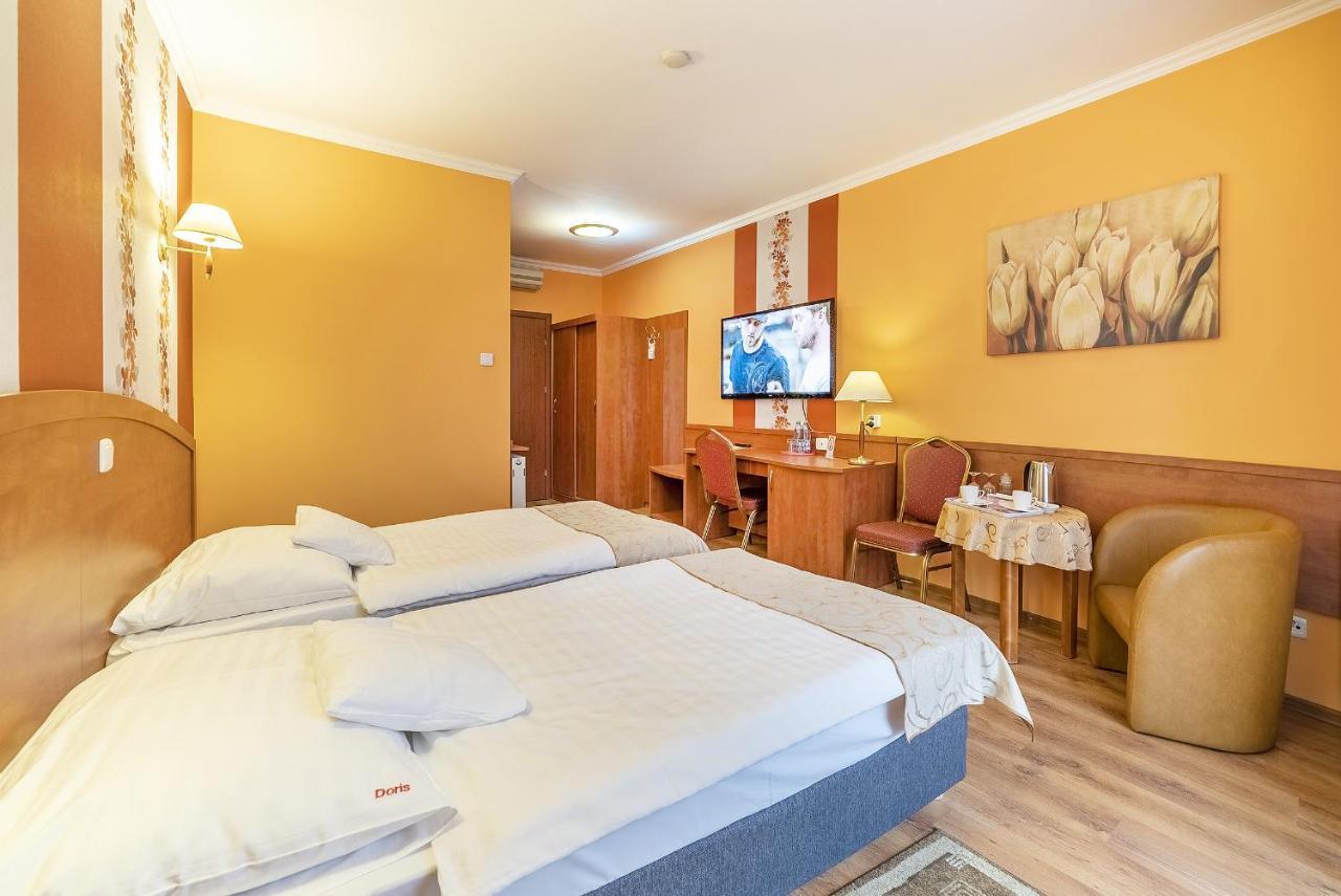 אובורינקי Hotel Doris מראה חיצוני תמונה