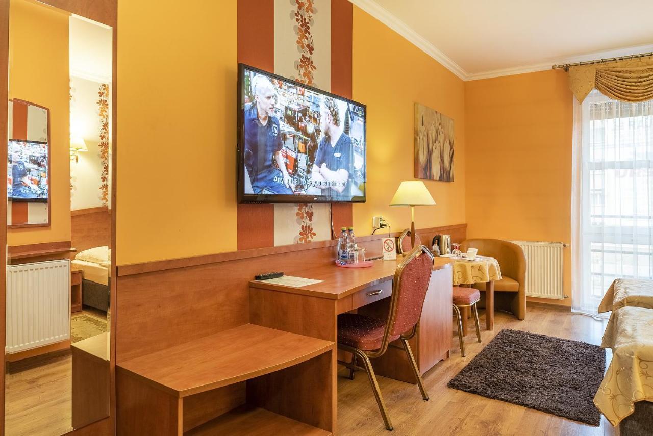 אובורינקי Hotel Doris מראה חיצוני תמונה