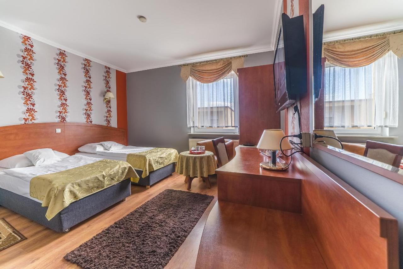 אובורינקי Hotel Doris מראה חיצוני תמונה