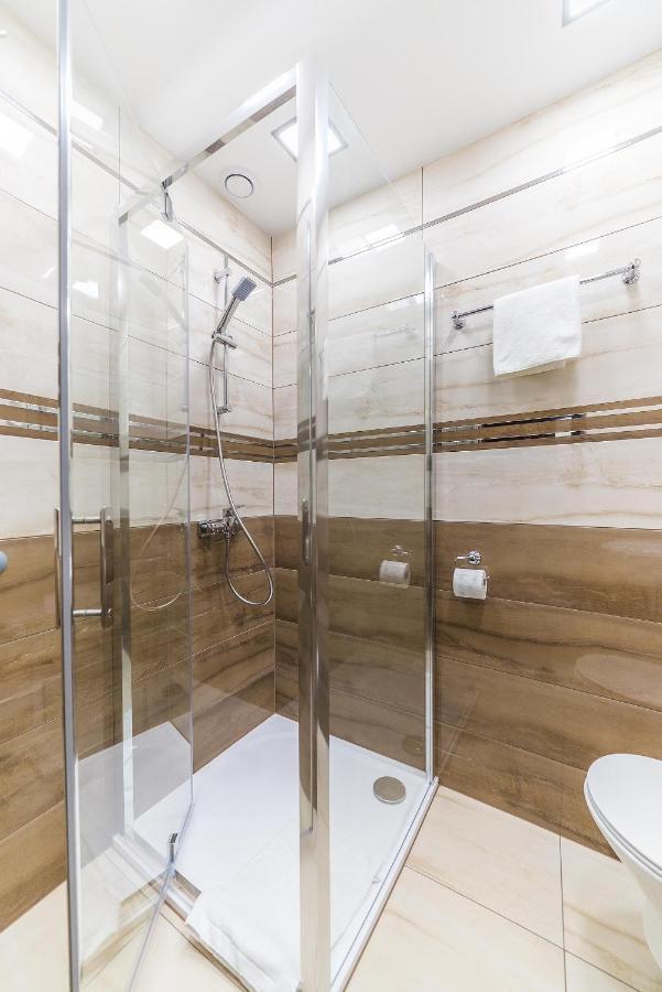 אובורינקי Hotel Doris מראה חיצוני תמונה