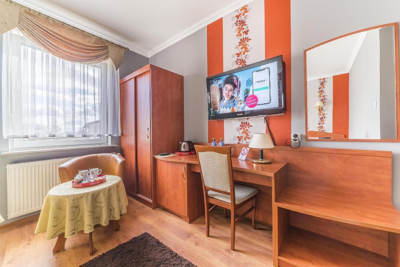 אובורינקי Hotel Doris מראה חיצוני תמונה