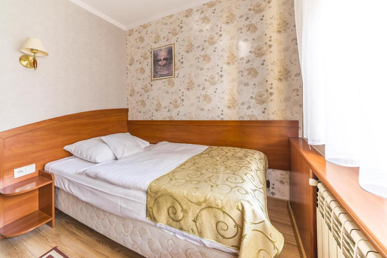 אובורינקי Hotel Doris מראה חיצוני תמונה