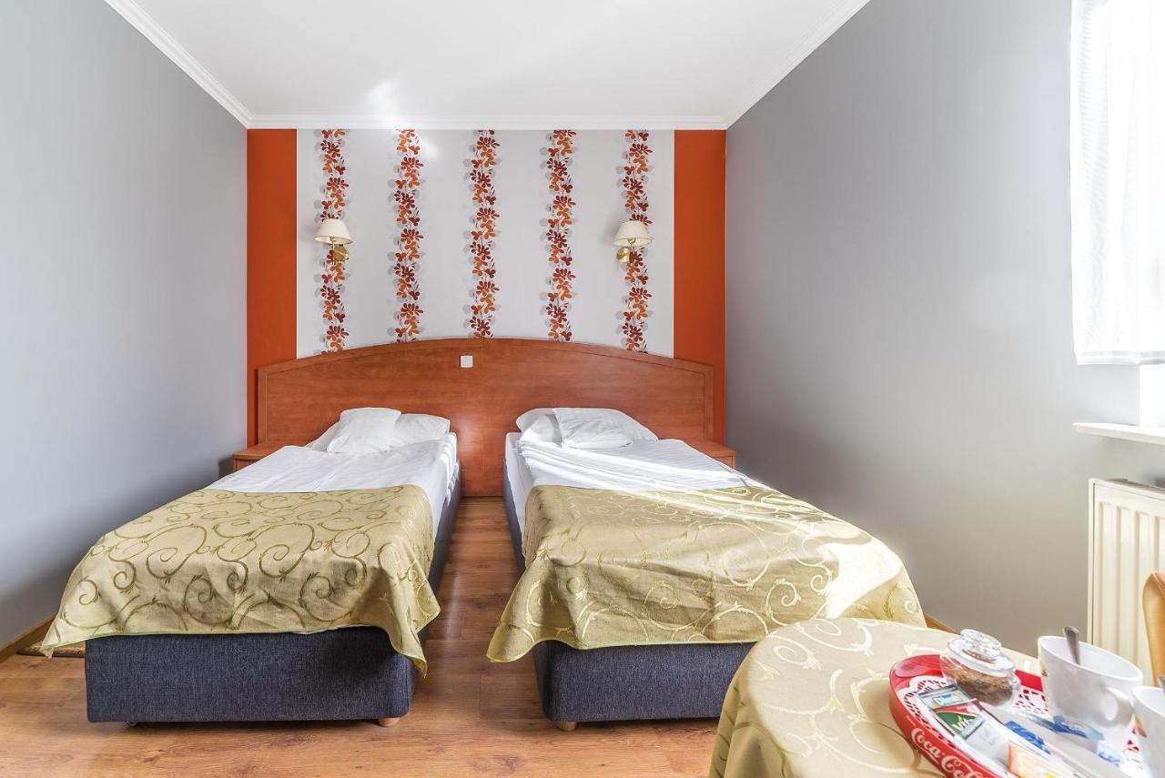 אובורינקי Hotel Doris מראה חיצוני תמונה
